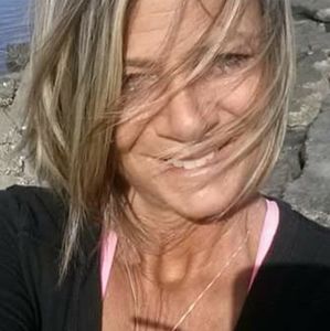 Meet your Posher, Cynthia